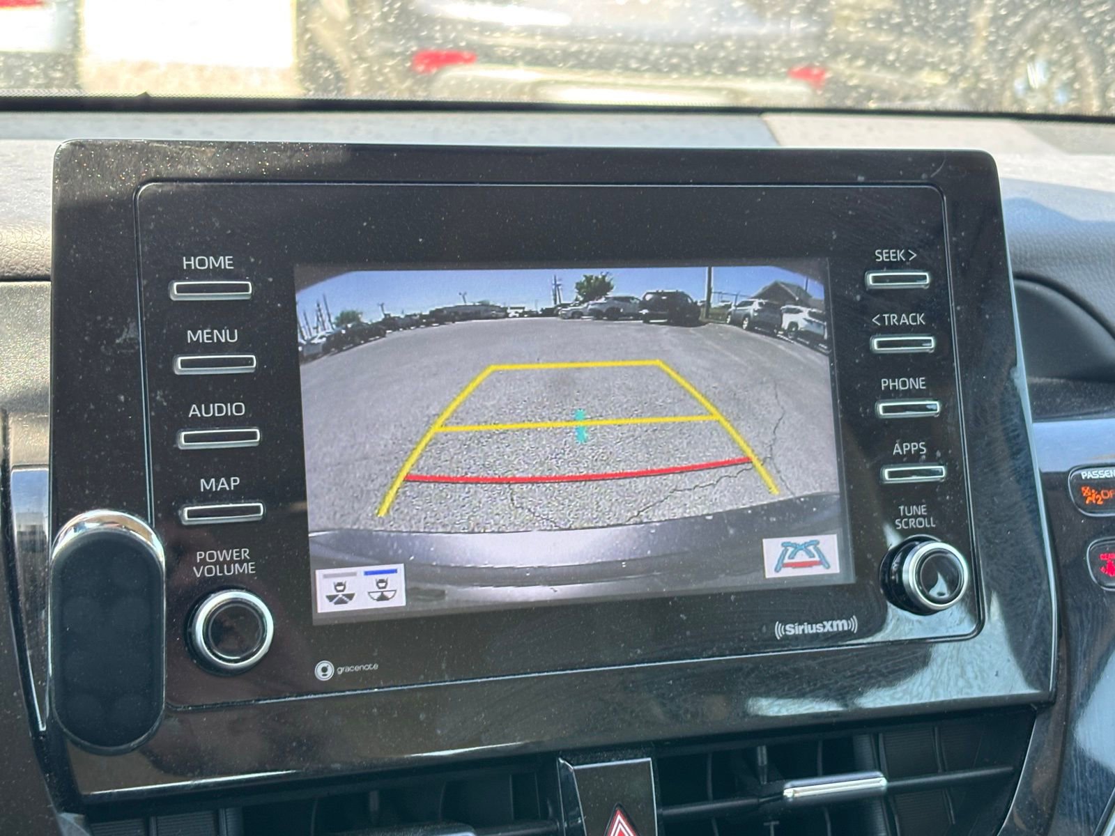 Used 2022 Toyota Camry LE FWD image 9