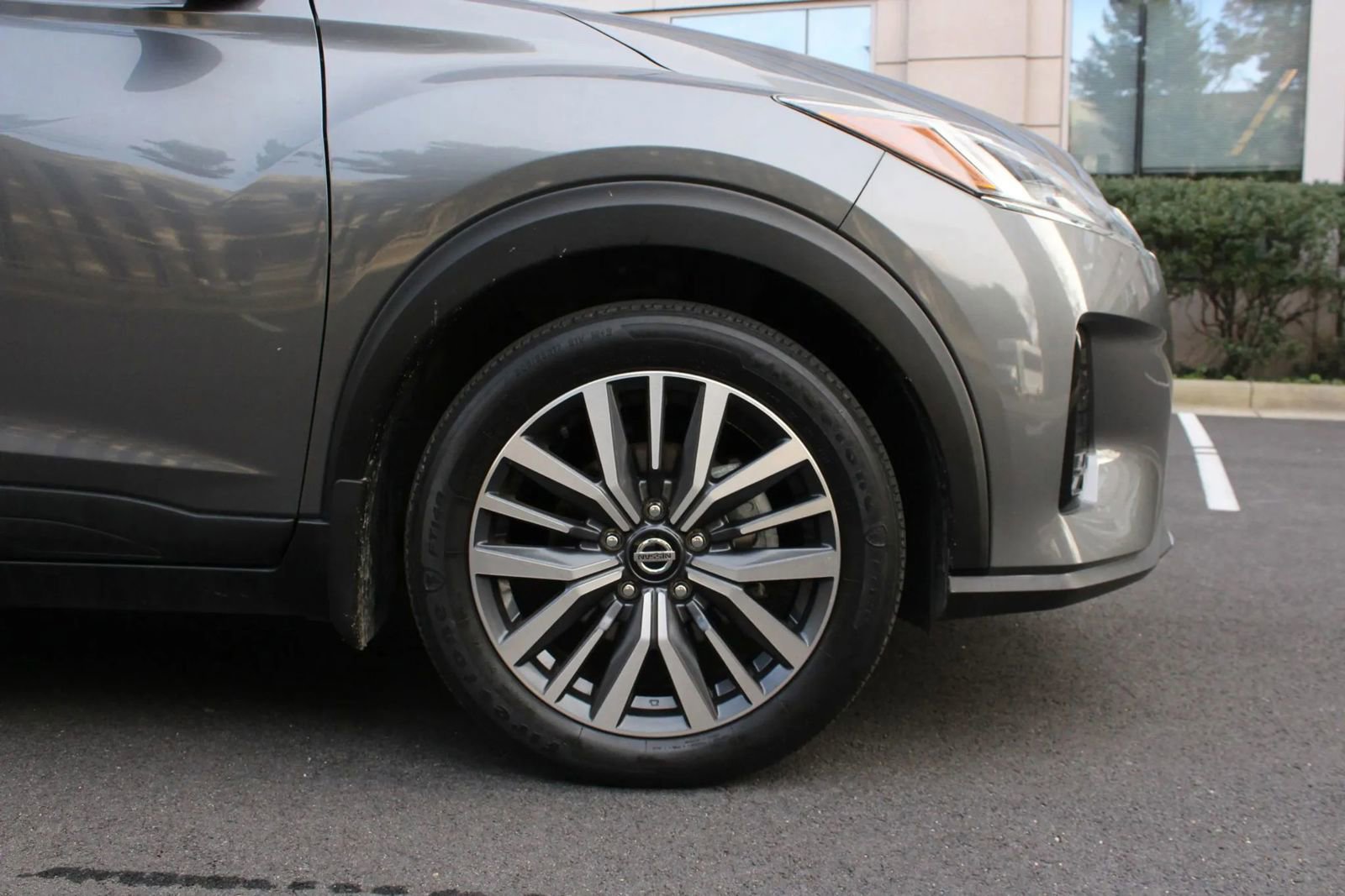 Used 2021 Nissan Kicks SV image 4