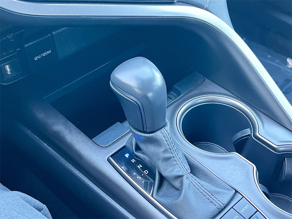 Used 2024 Toyota Camry SE image 16