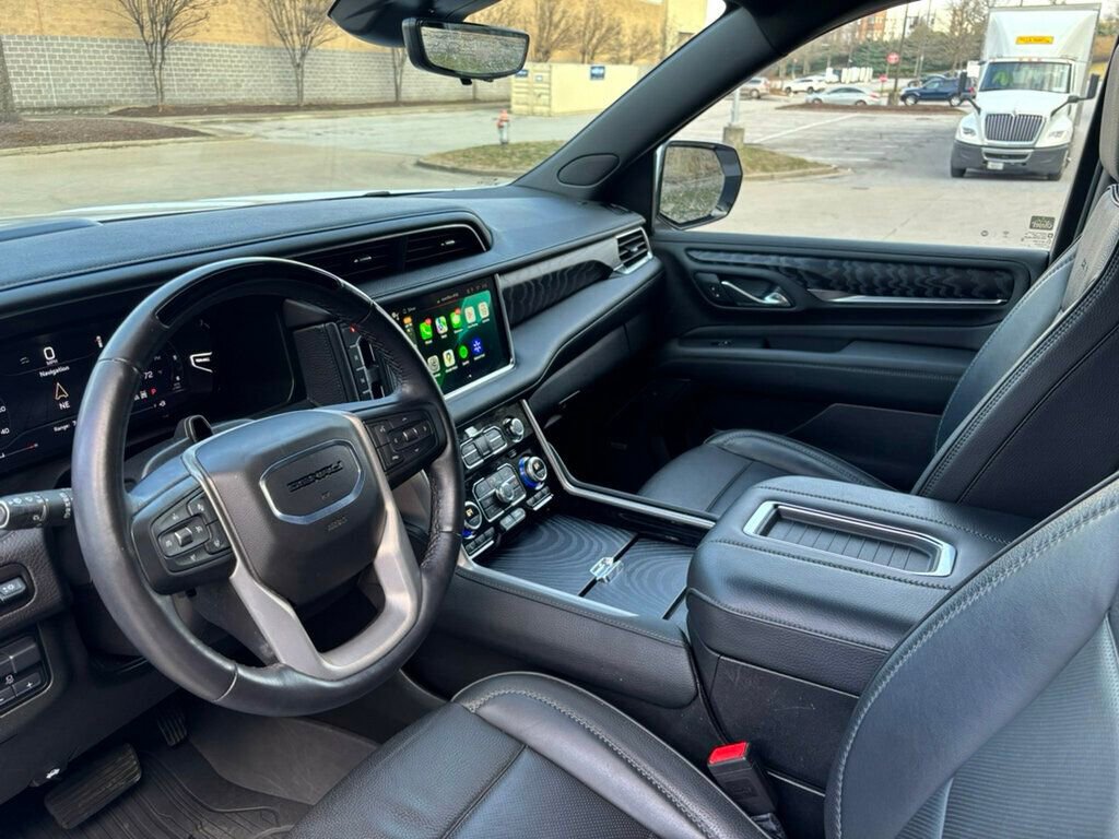 Used 2024 GMC Yukon XL Denali w/ Advanced Technology Package image 10