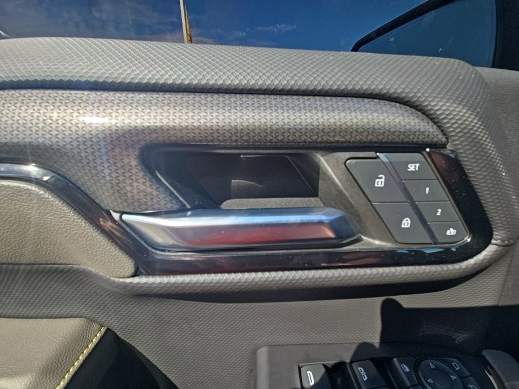 Used 2023 Chevrolet Silverado 1500 ZR2 w/ Technology Package image 34