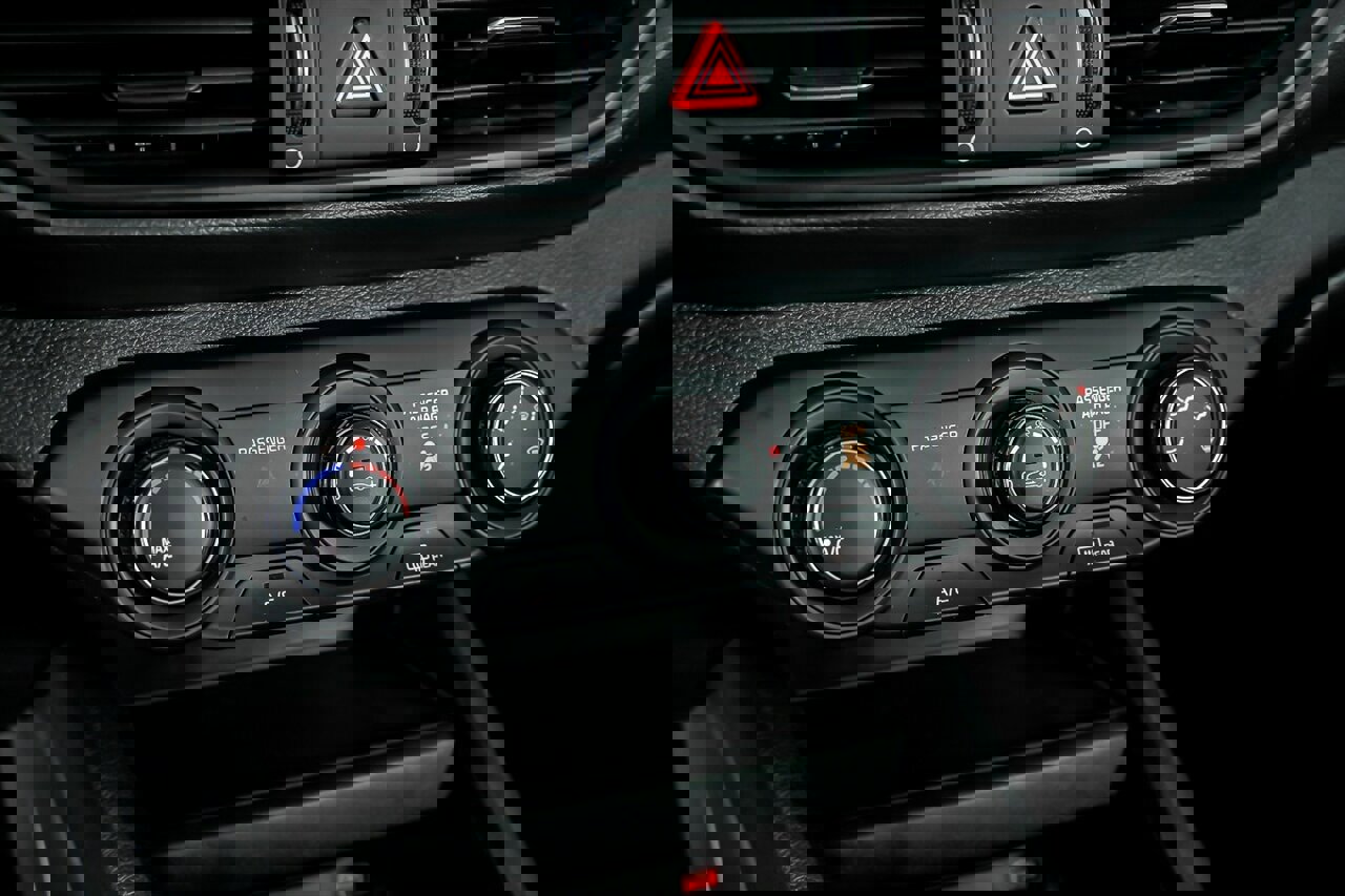 Used 2024 Kia Forte LXS image 31