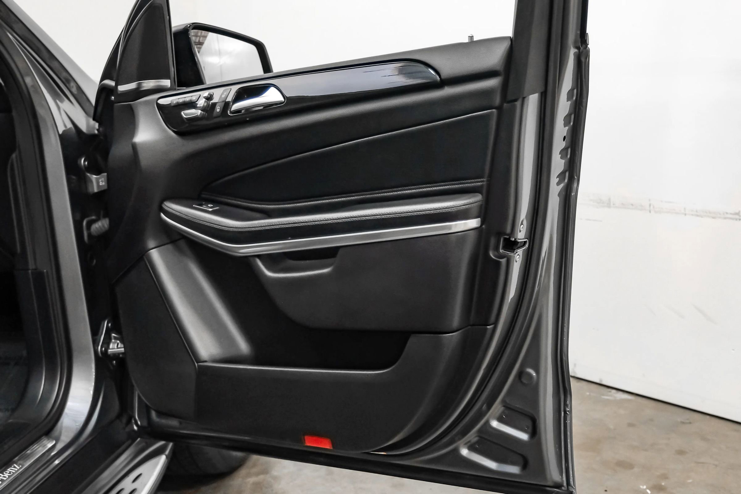Used 2018 Mercedes-Benz GLS 550 4MATIC image 34