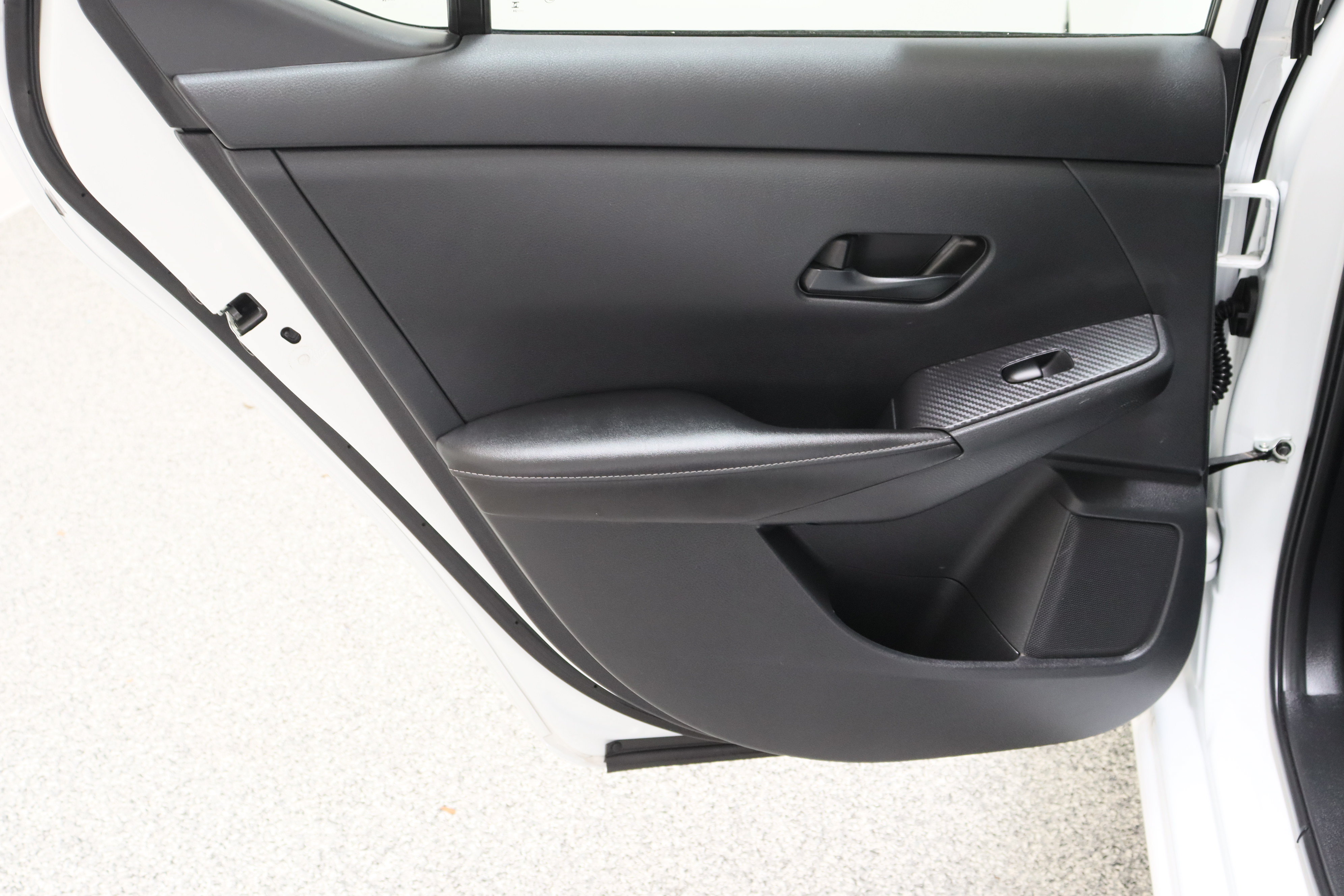Used 2024 Nissan Sentra SV FWD image 25