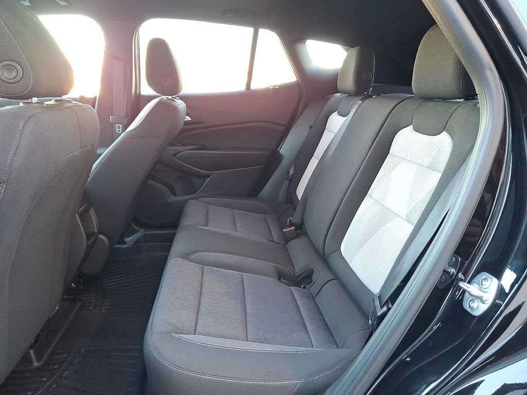 Used 2024 Chevrolet Trax RS w/ Sunroof Package FWD image 13