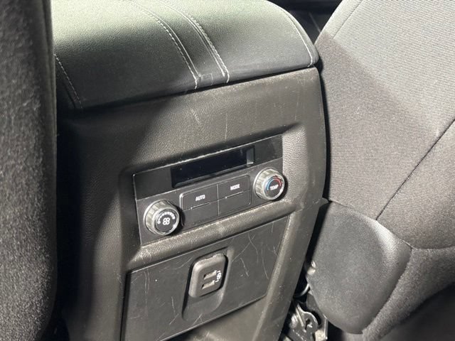 Used 2023 Chevrolet Traverse LT FWD image 28