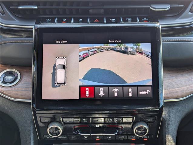Used 2022 Jeep Grand Cherokee Summit w/ Luxury Tech Group V AWD/4WD image 13