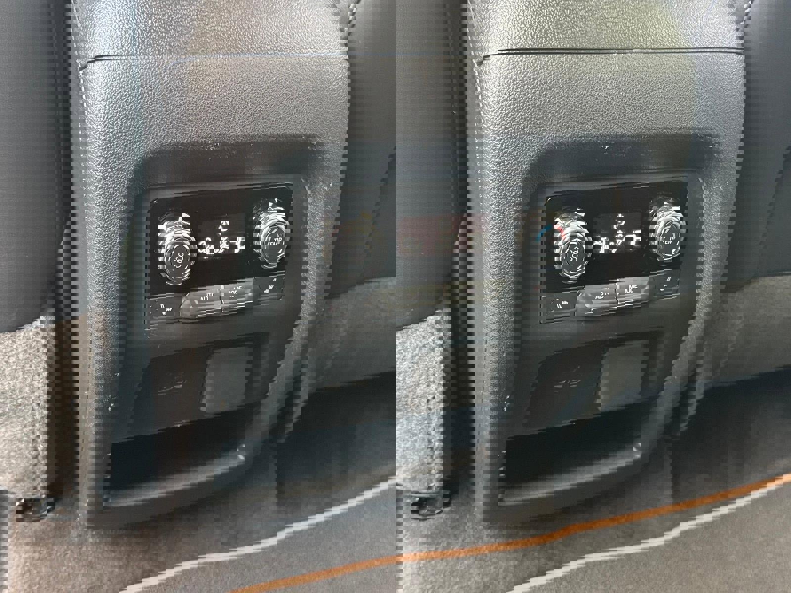 Used 2025 GMC Acadia AT4 w/ Super Cruise Package image 9