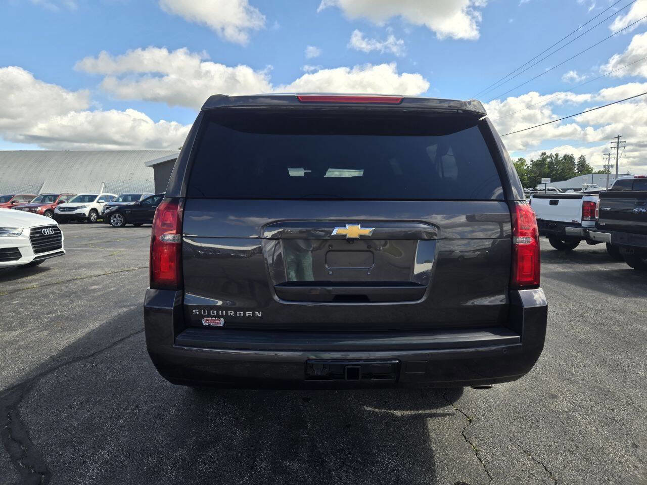 Used 2017 Chevrolet Suburban LT w/ LT Signature Package image 6