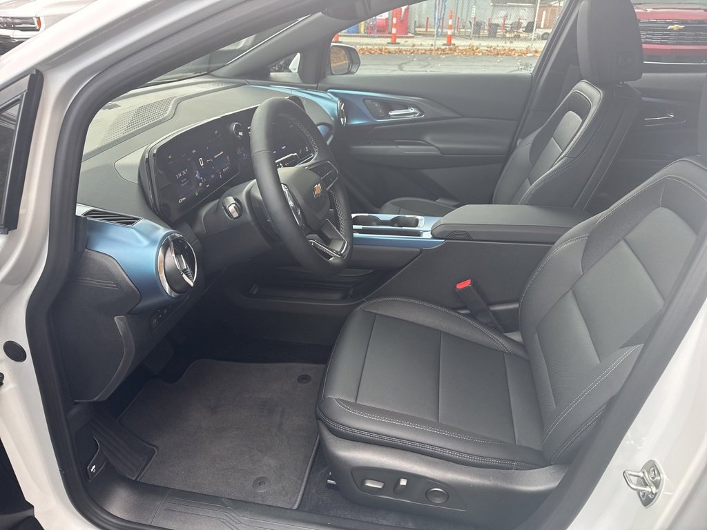 New 2026 Chevrolet Equinox EV LT image 8