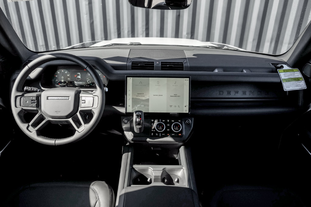 New 2026 Land Rover Defender 110 X-Dynamic SE AWD/4WD image 19