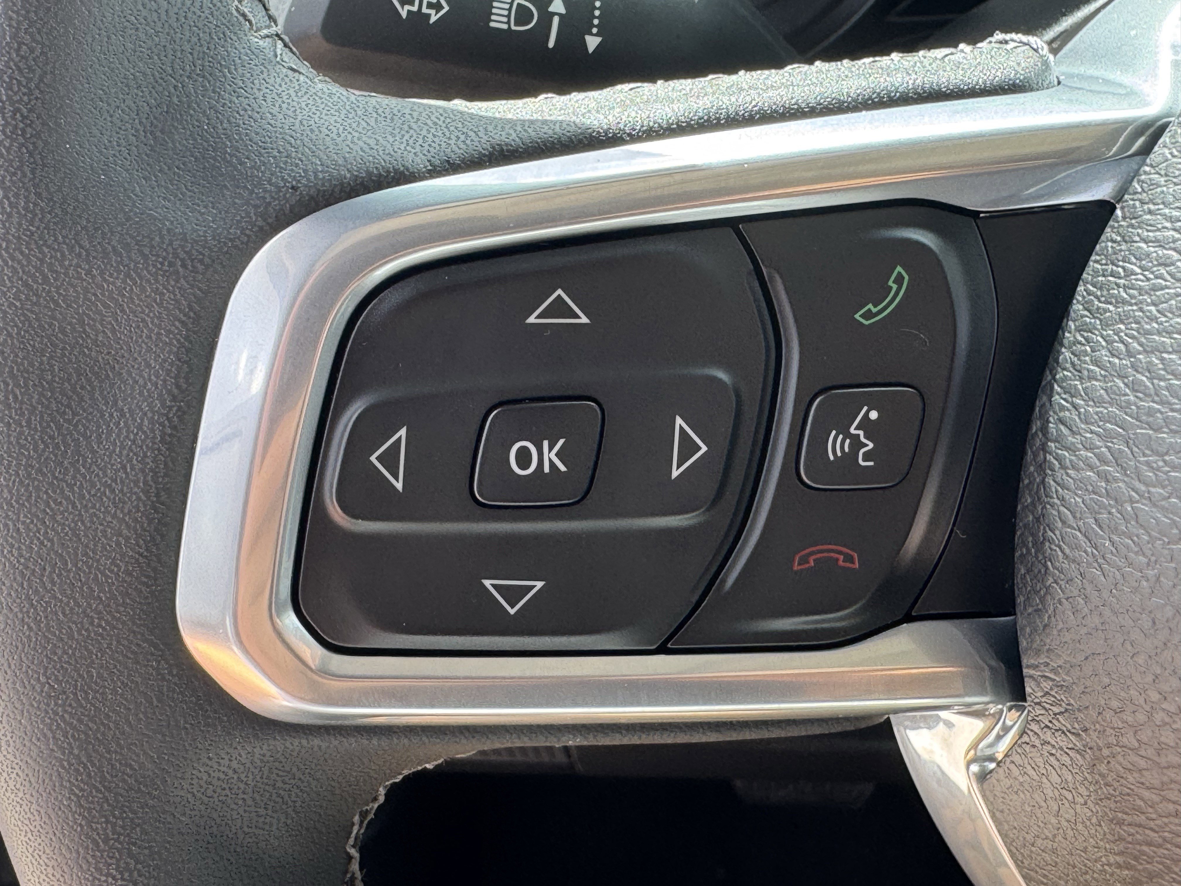 Used 2025 Jeep Wrangler Sahara image 25