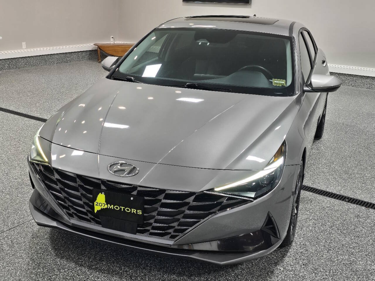 Used 2023 Hyundai Elantra Limited w/ Winter Weather Package FWD image 13