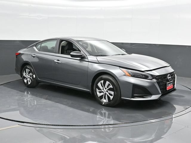 Used 2025 Nissan Altima 2.5 S FWD image 5