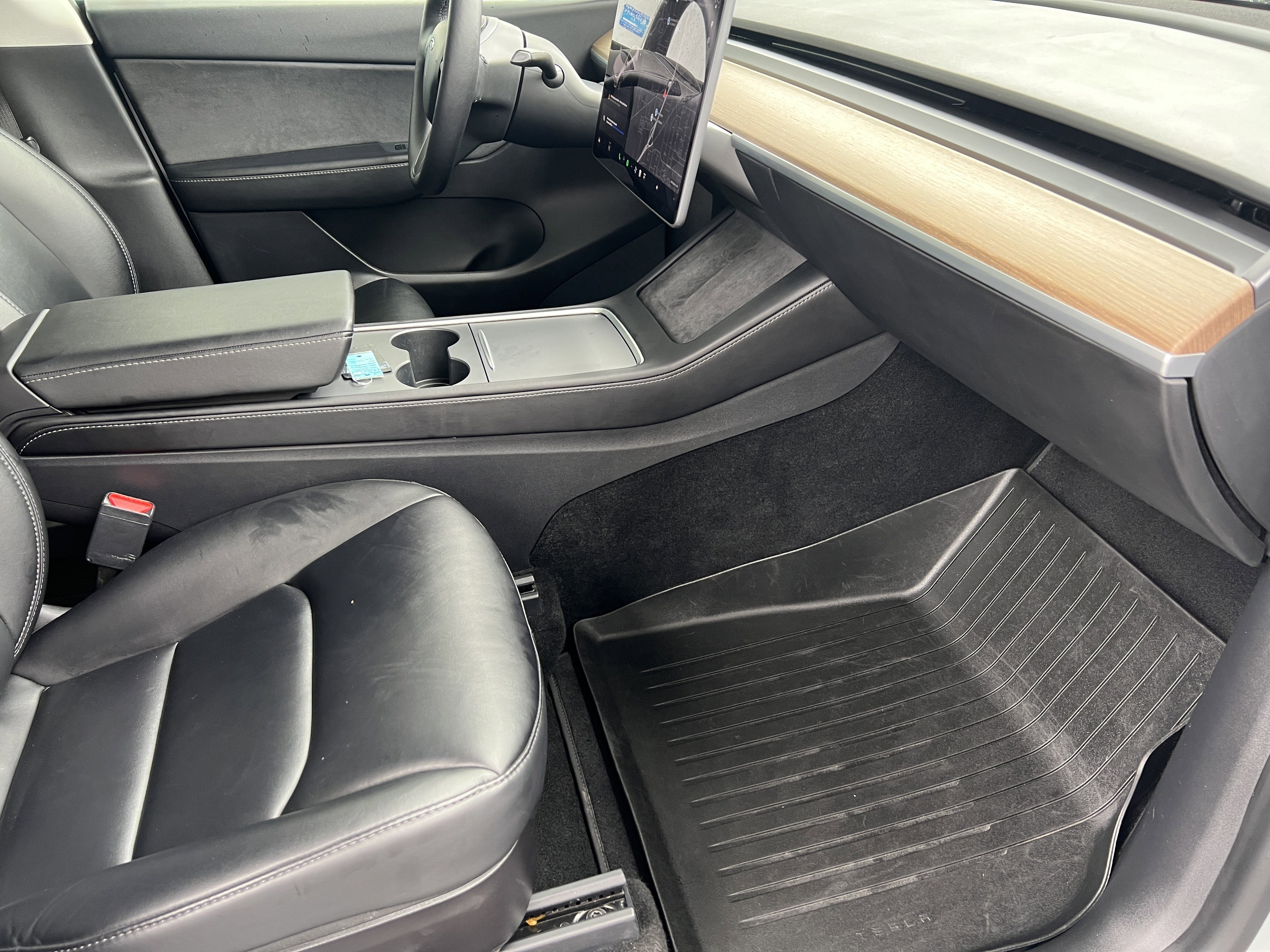 Used 2021 Tesla Model Y Long Range AWD/4WD image 23