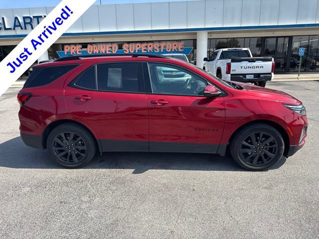 Used 2022 Chevrolet Equinox RS w/ RS Leather Package FWD image 2