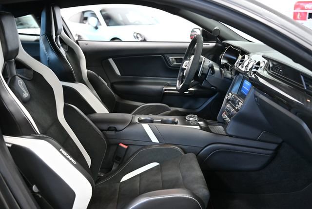 Used 2020 Ford Mustang Shelby GT500 w/ Carbon Fibre Track Pack image 32