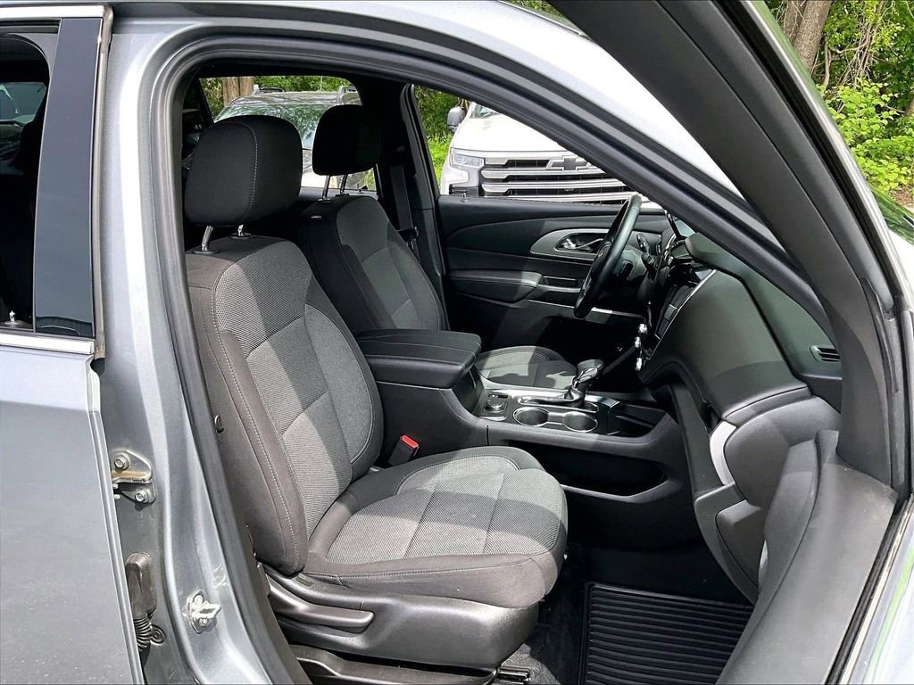 Used 2023 Chevrolet Traverse LT AWD/4WD image 11