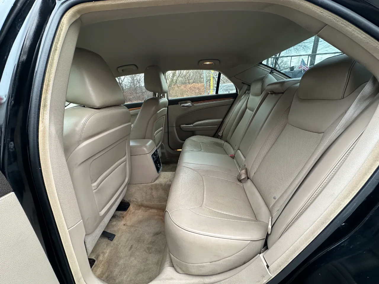 Used 2014 Chrysler 300 C RWD image 37