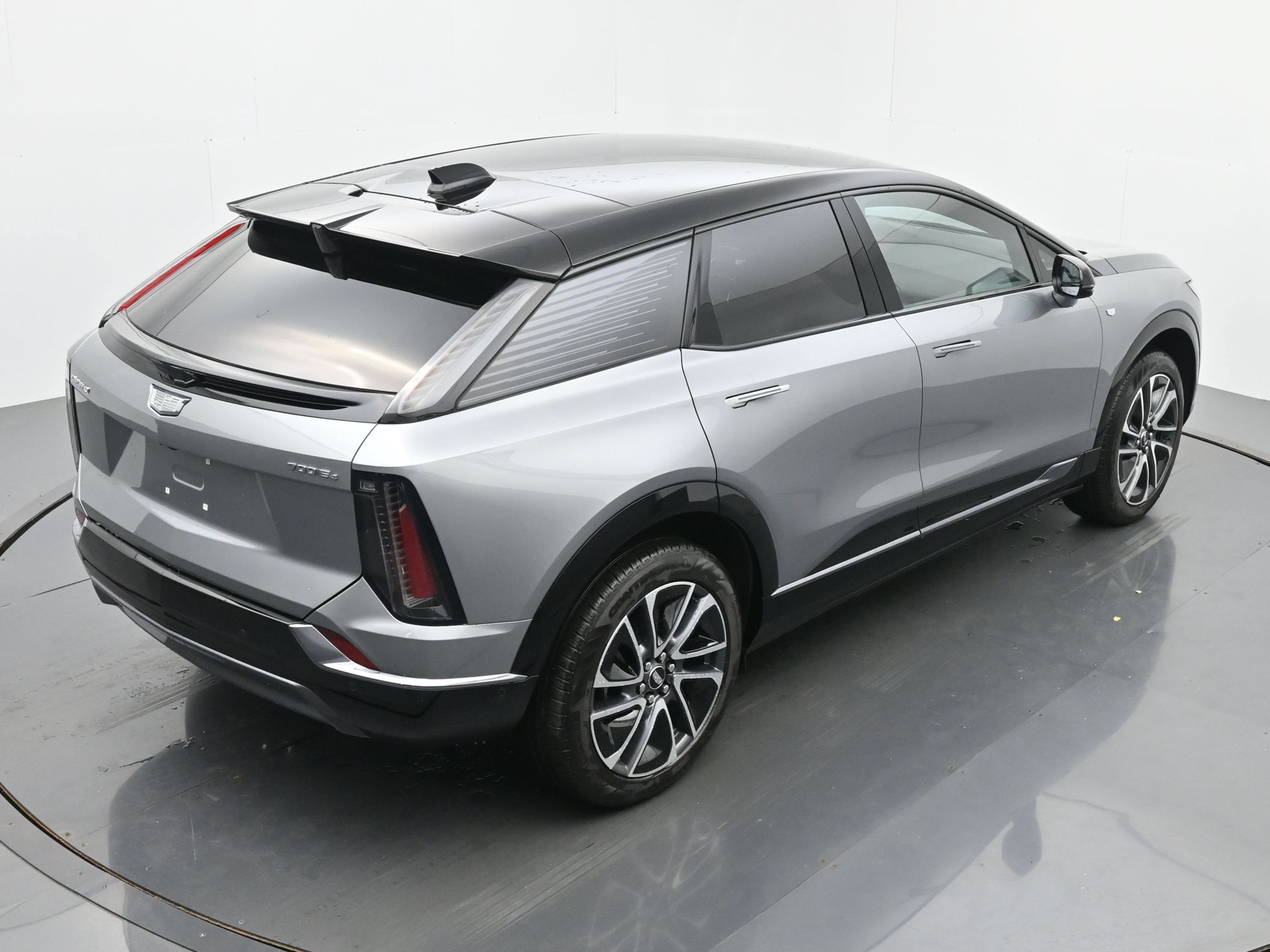 New 2026 Cadillac Optiq Sport 2 w/ LPO, Floor Liner Package AWD/4WD image 27