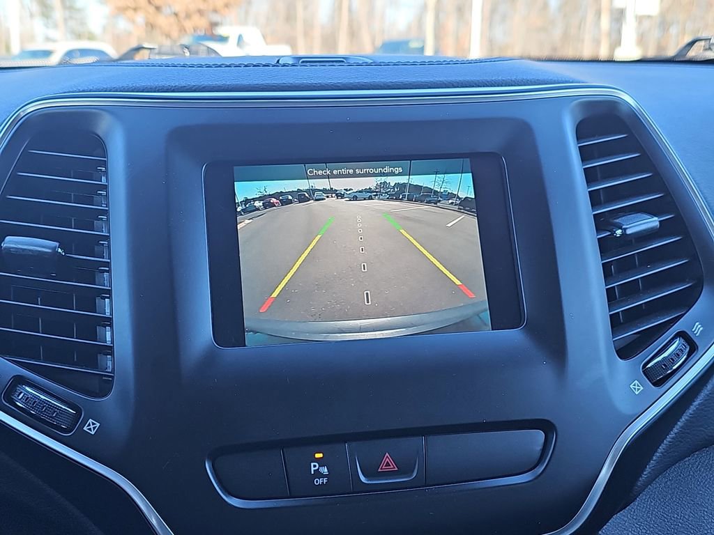 Used 2020 Jeep Cherokee Latitude Plus w/ Comfort/Convenience Group image 25