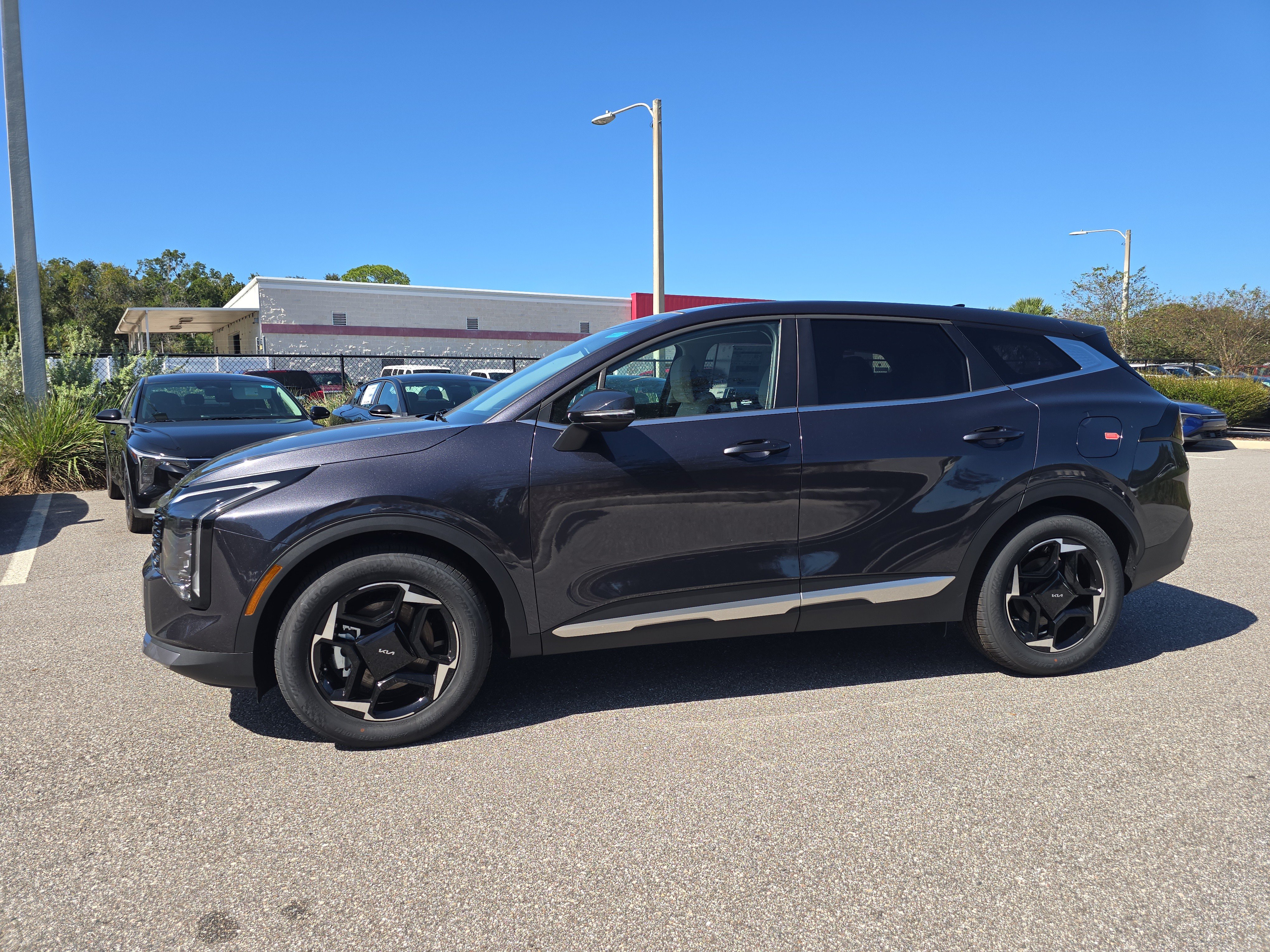 New 2027 Kia Sportage EX FWD image 5