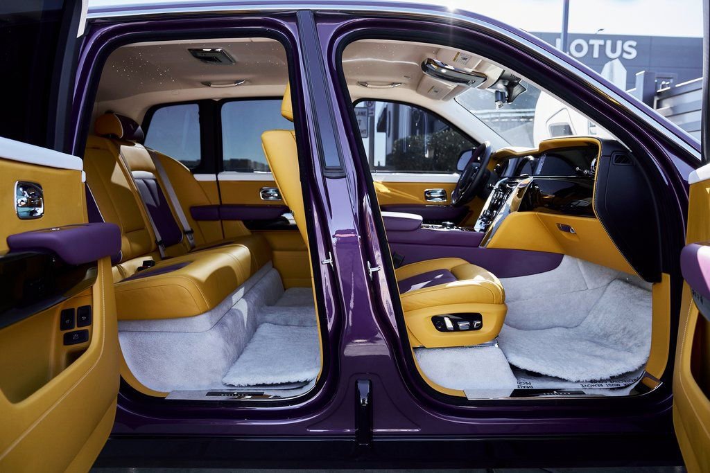 Used 2025 Rolls-Royce Cullinan AWD/4WD image 24