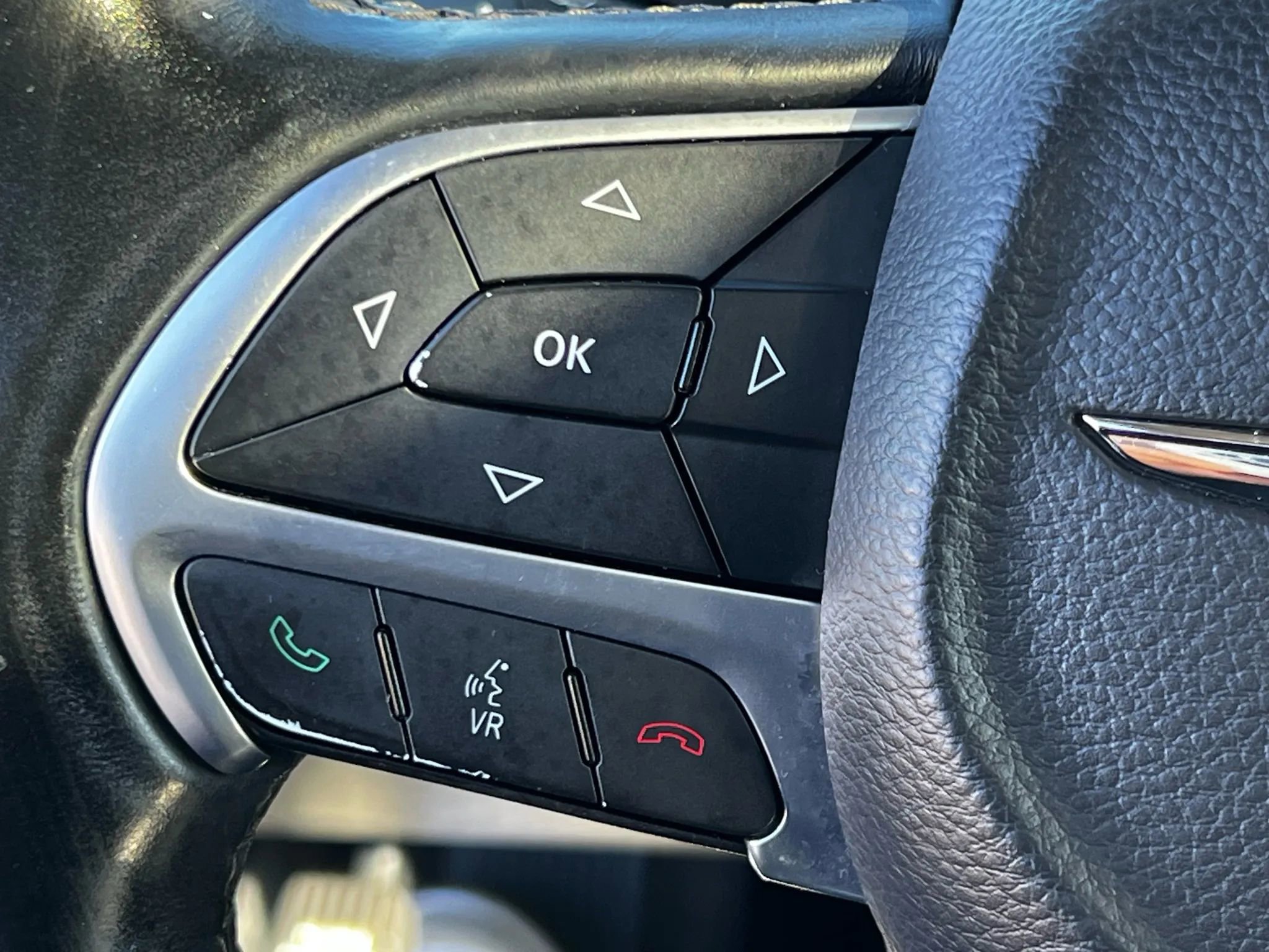 Used 2016 Chrysler 300 C image 38