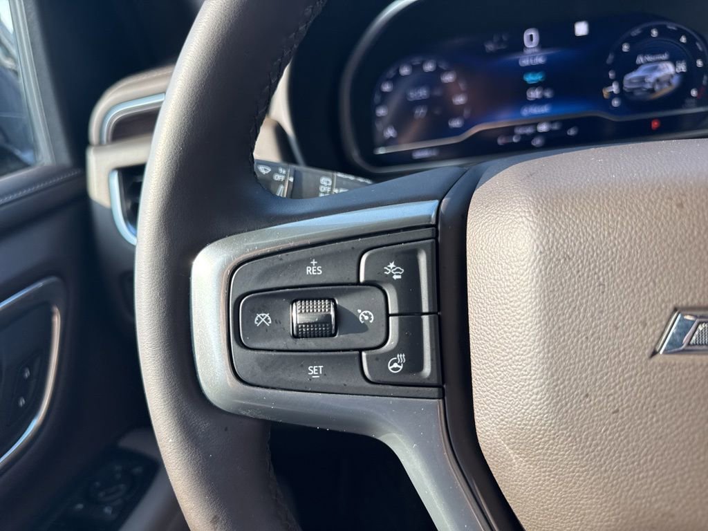 Used 2023 Chevrolet Suburban Z71 w/ Luxury Package image 18