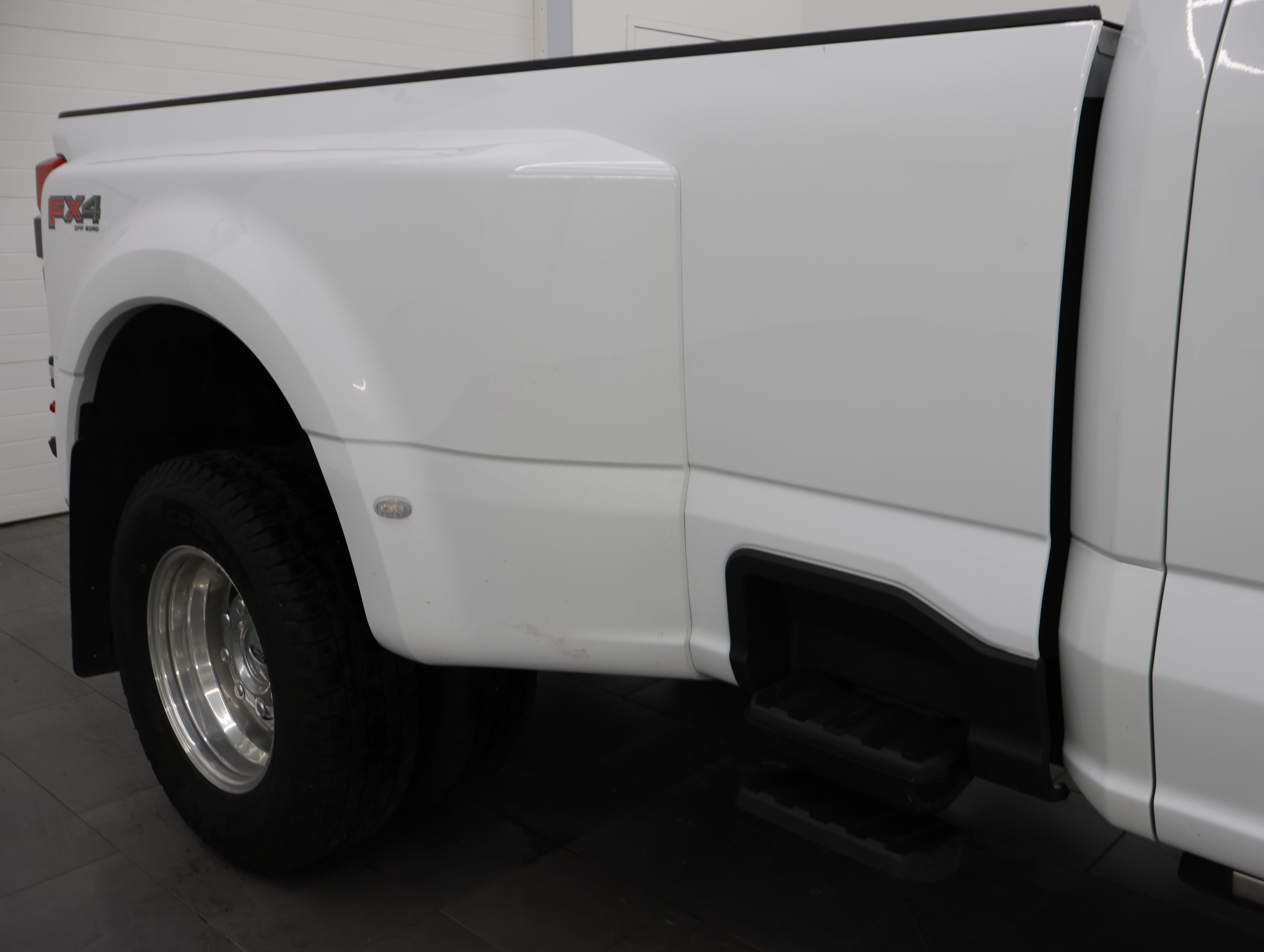 Used 2024 Ford F350 Lariat w/ Lariat Ultimate Package AWD/4WD image 31