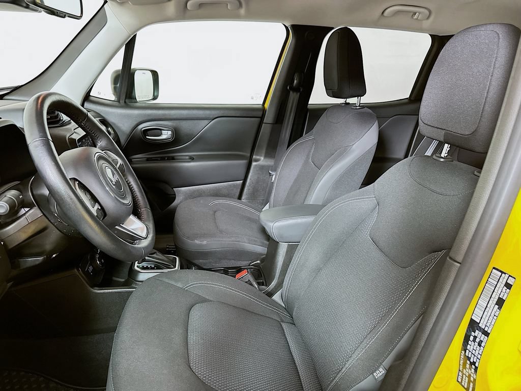 Used 2023 Jeep Renegade Latitude w/ Premium Group AWD/4WD image 8