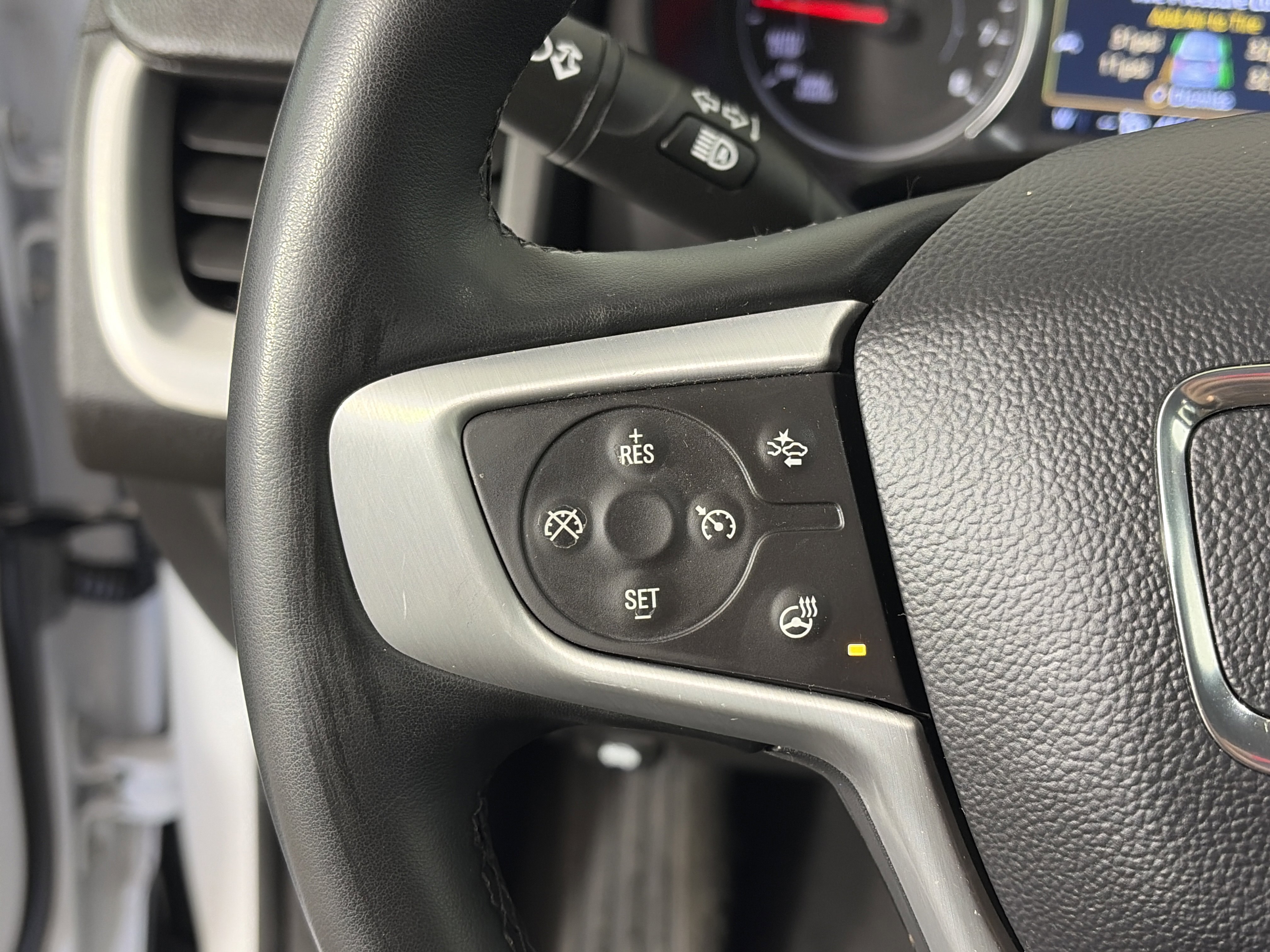 Certified 2024 GMC Terrain SLT image 30