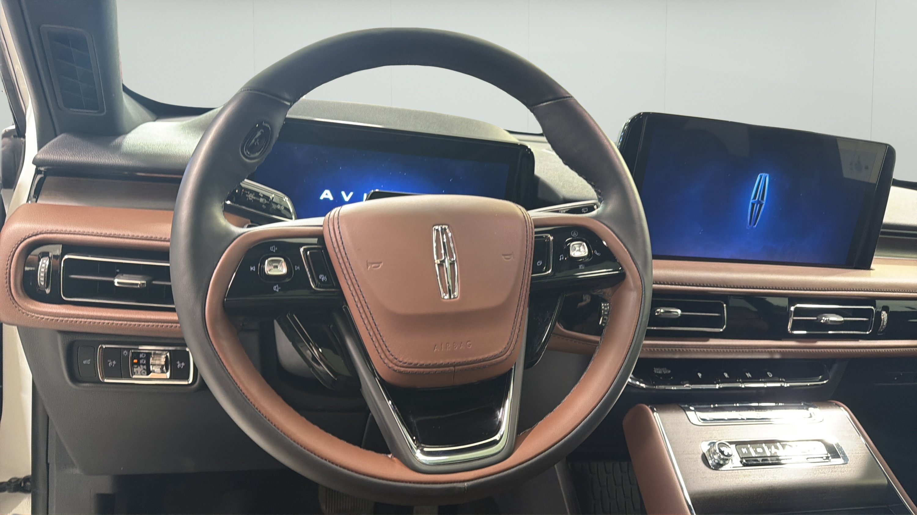 Used 2026 Lincoln Aviator Reserve AWD/4WD image 12