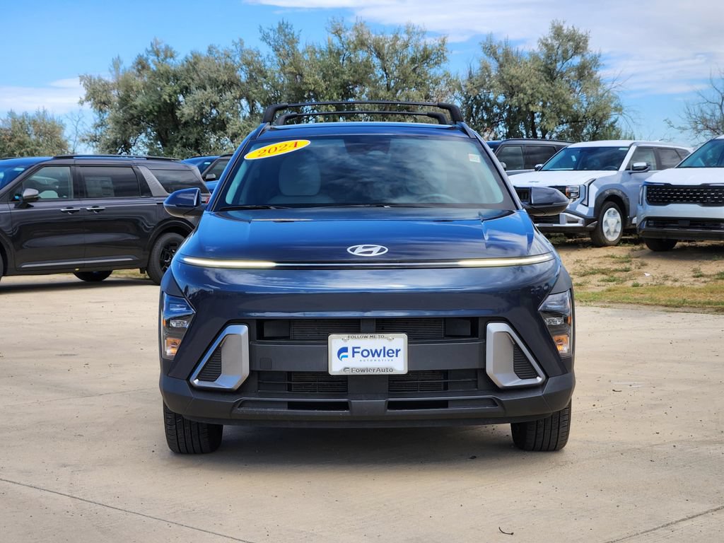 Used 2024 Hyundai Kona SEL AWD/4WD image 2