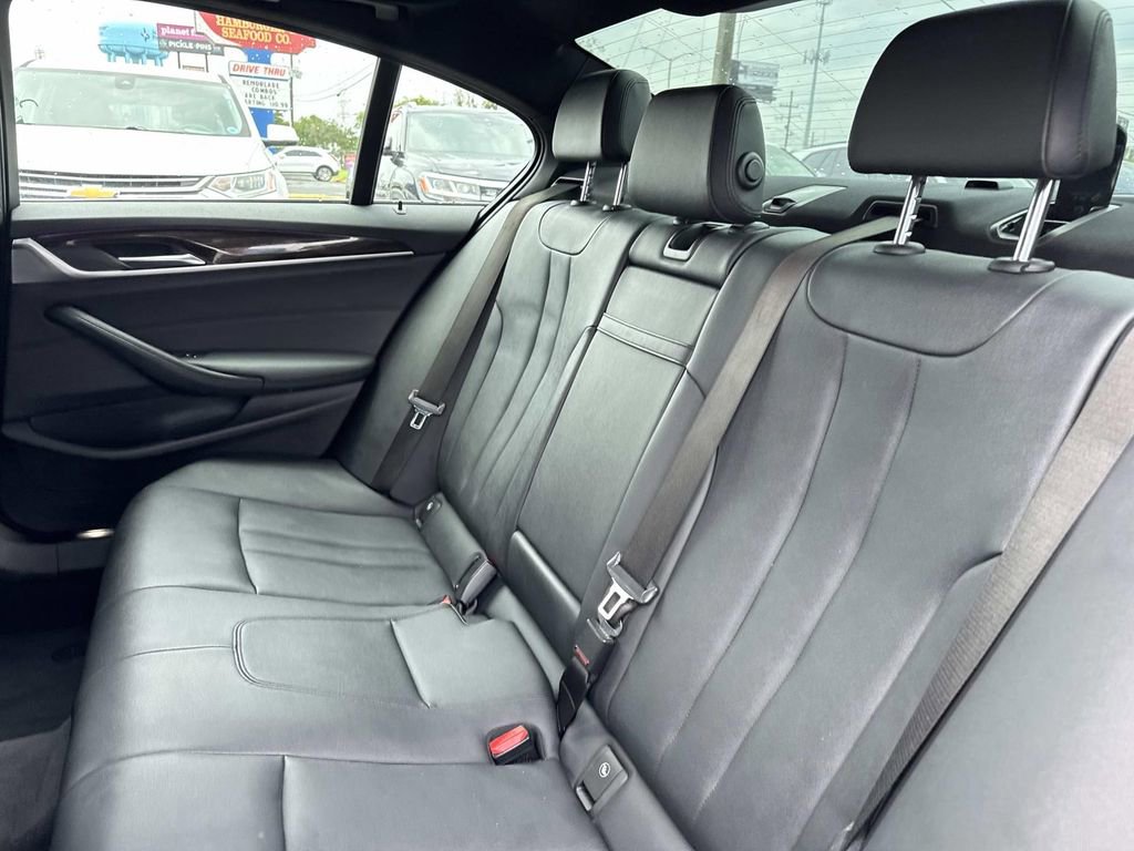 Used 2020 BMW 530i w/ Convenience Package RWD image 16