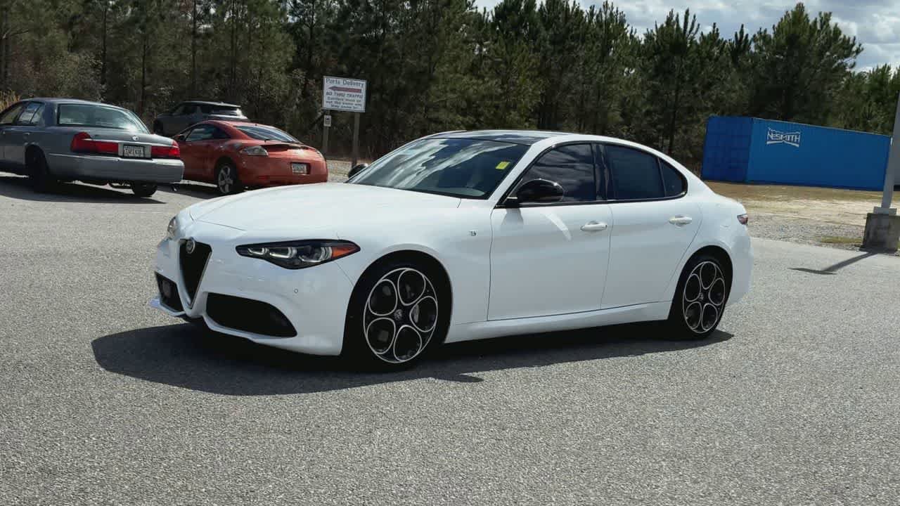 Used 2024 Alfa Romeo Giulia Ti w/ Active Assist Plus Package RWD image 4