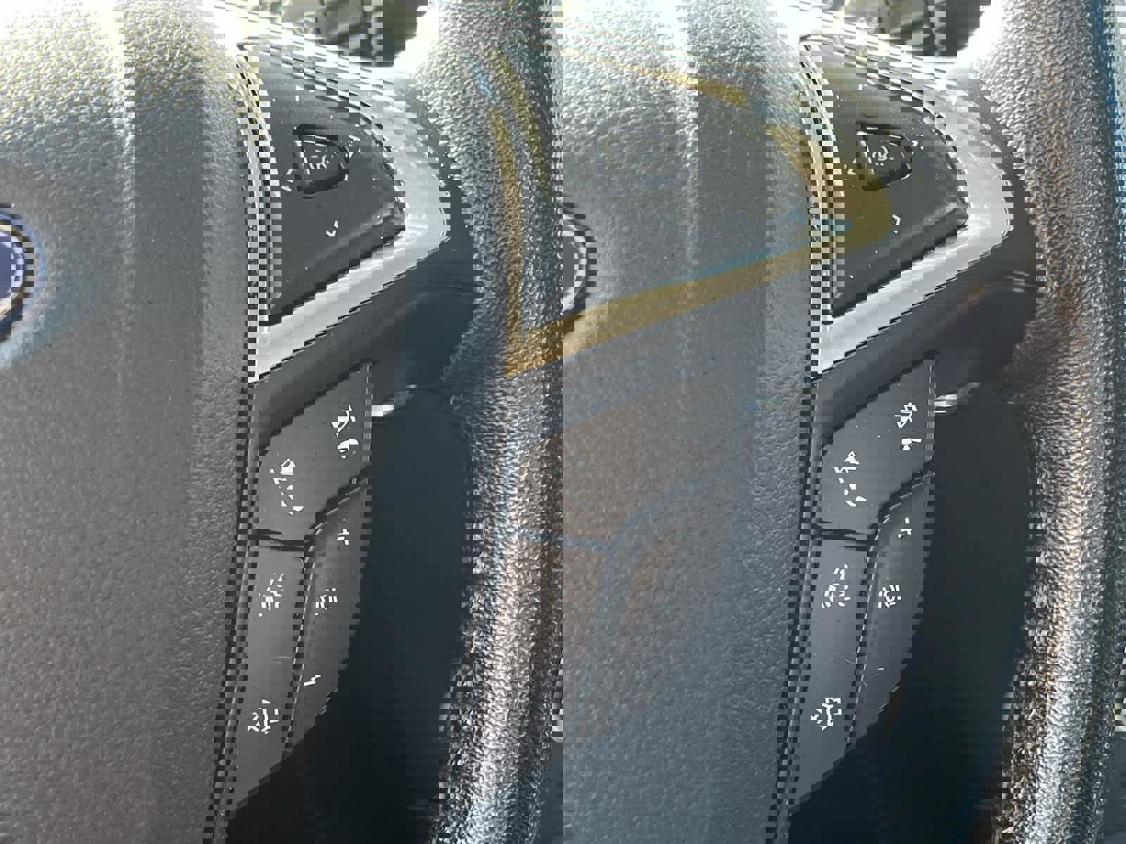 Used 2023 Ford Edge SEL image 28