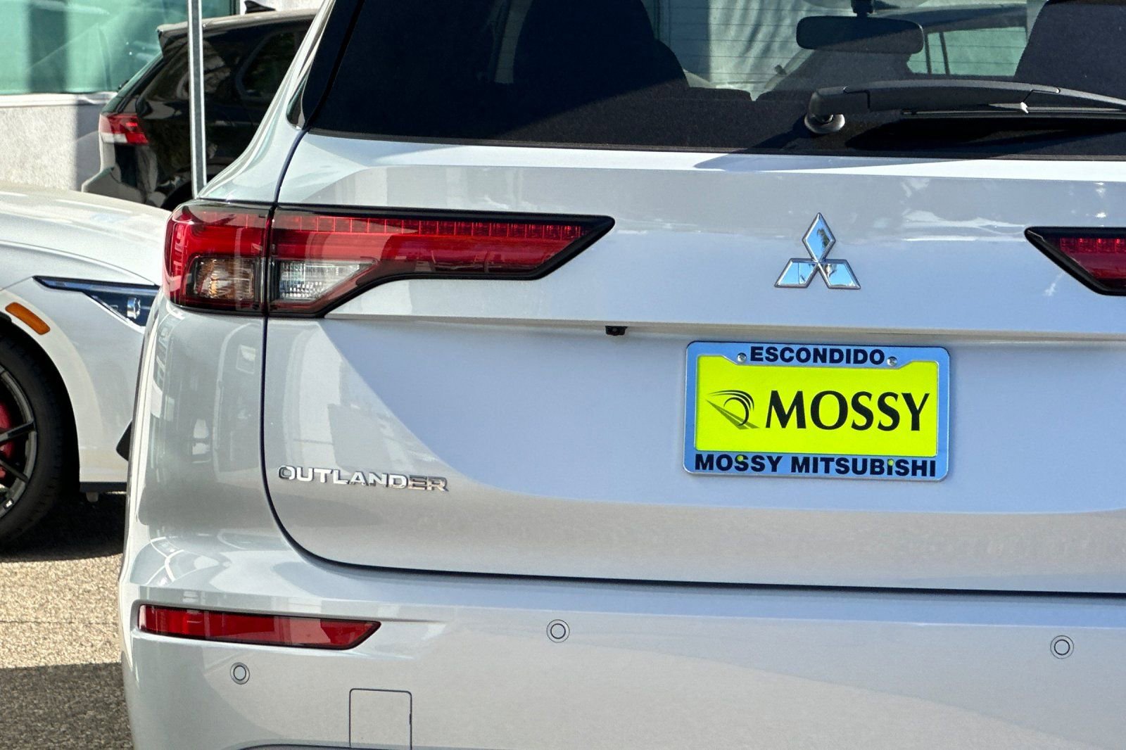 New 2025 Mitsubishi Outlander SE image 27