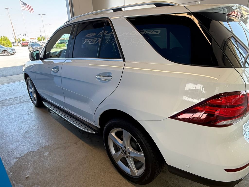 Used 2019 Mercedes-Benz GLE 400 4MATIC w/ Premium 1 Package image 3