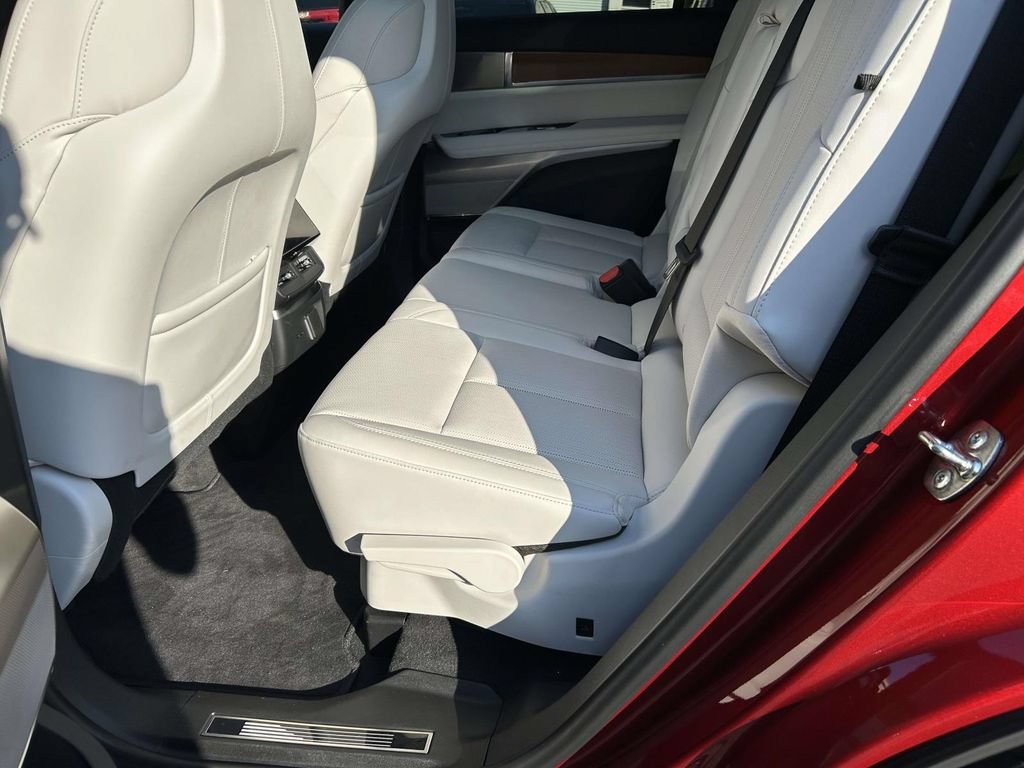 New 2026 Cadillac Vistiq Luxury AWD/4WD image 13