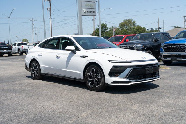 Used 2025 Hyundai Sonata SEL FWD image 7