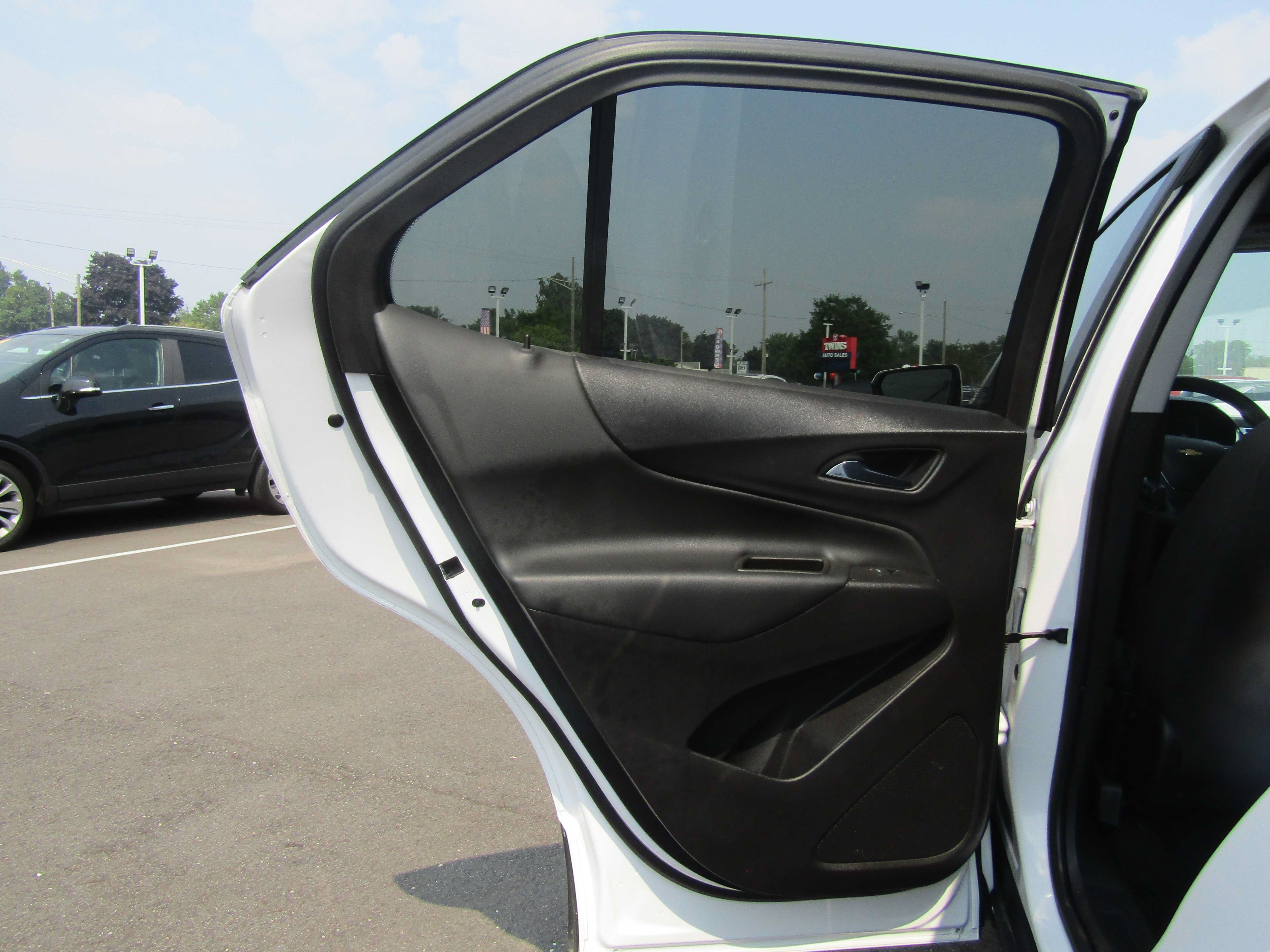 Used 2023 Chevrolet Equinox LT w/ LPO, Floor Liner Package AWD/4WD image 27