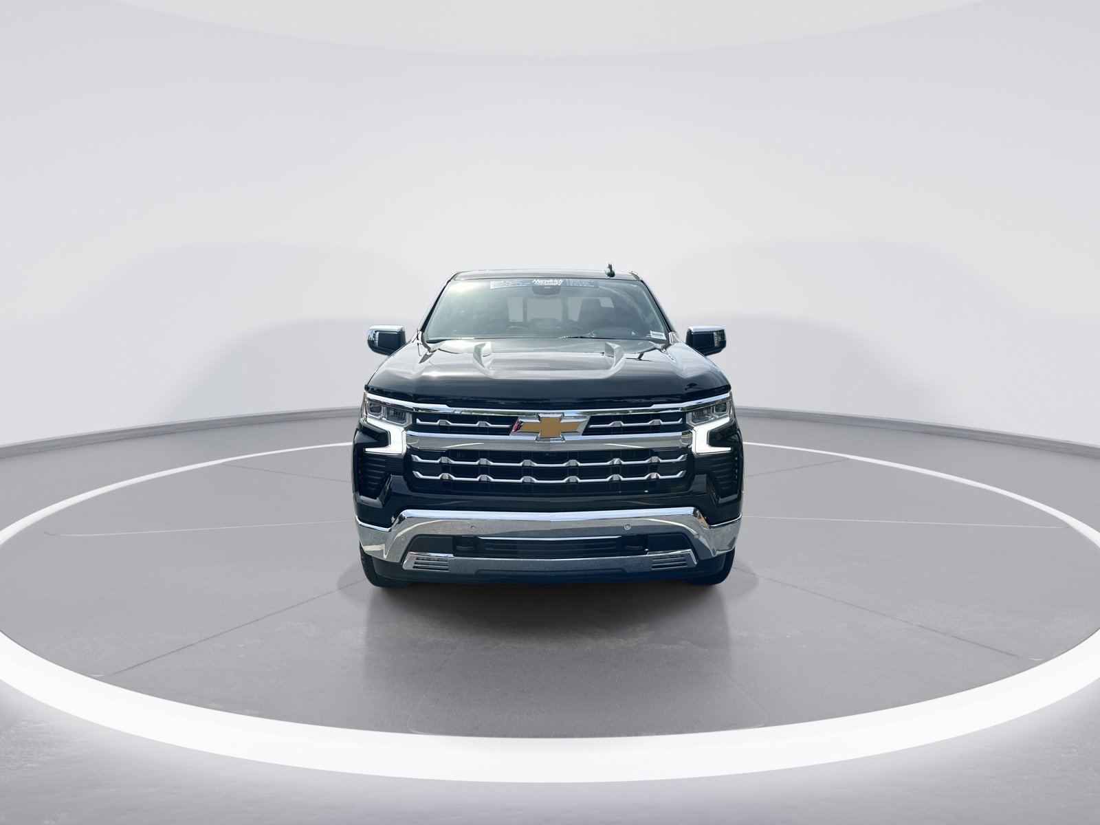 Used 2023 Chevrolet Silverado 1500 LTZ AWD/4WD image 3