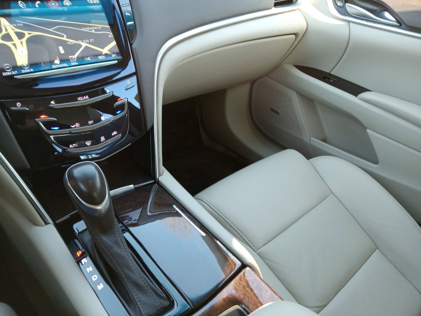 Used 2014 Cadillac XTS w/ Rear Seat Comfort Package image 17