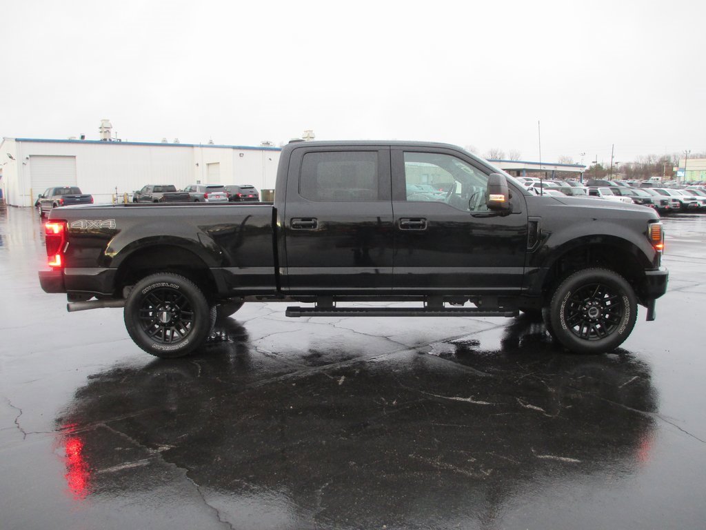 Used 2022 Ford F250 Lariat w/ Black Appearance Package image 4