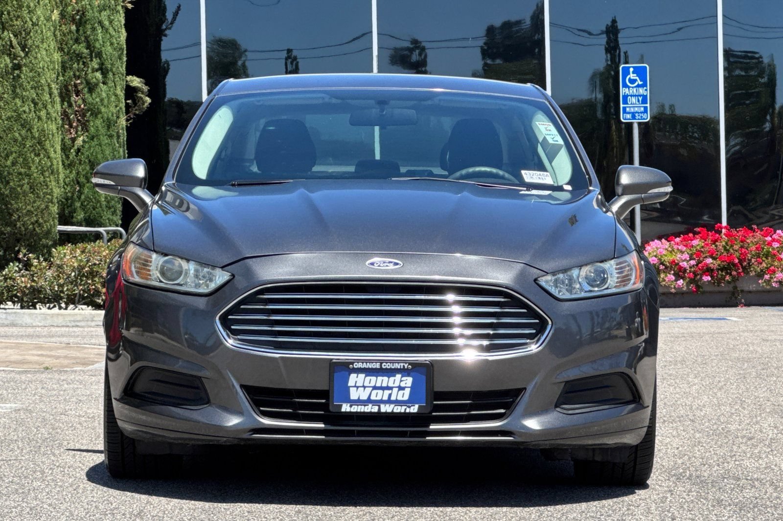 Used 2015 Ford Fusion SE FWD image 9