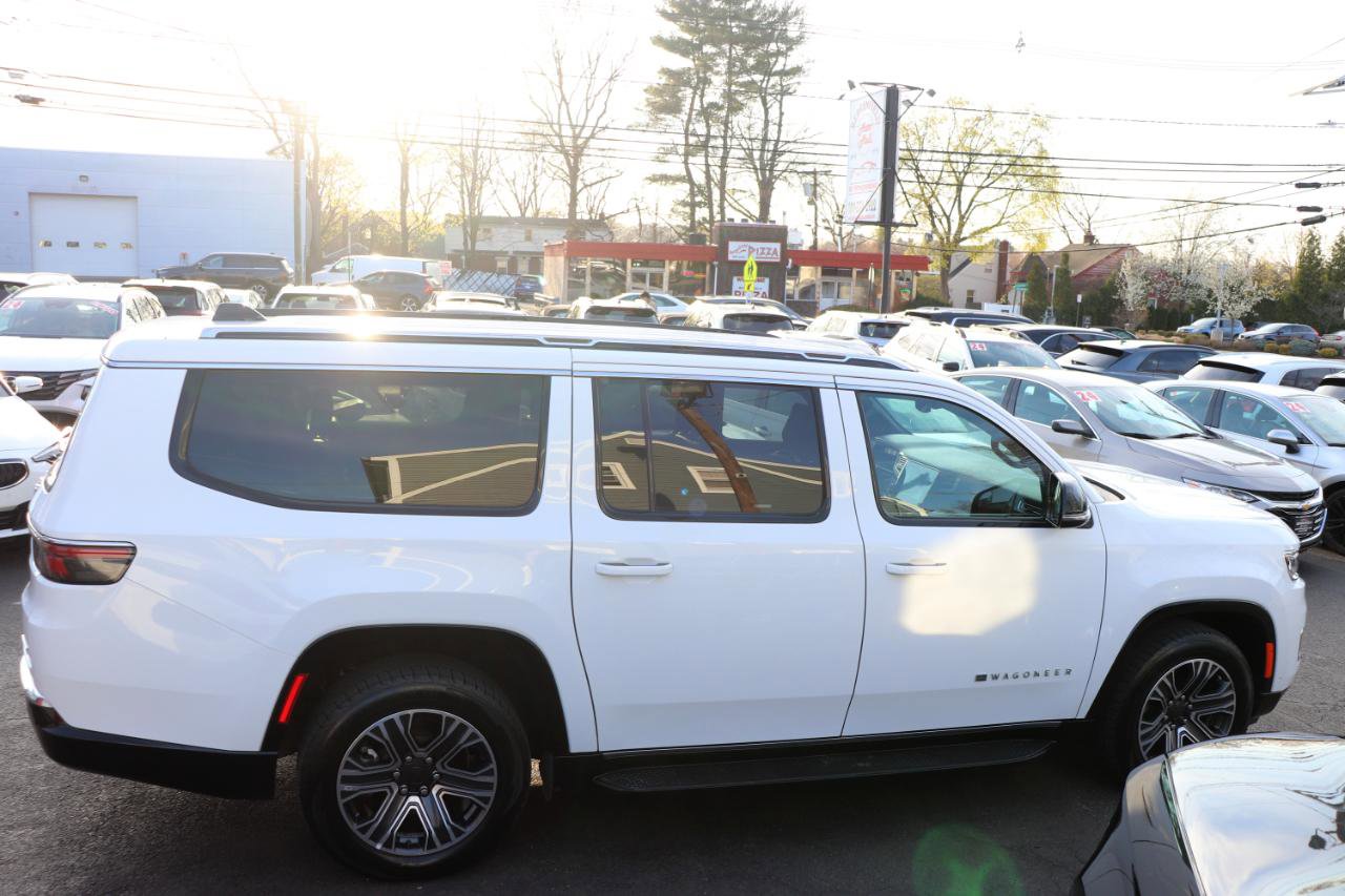 Used 2024 Jeep Wagoneer L Series II w/ Flexible Seating Group image 6