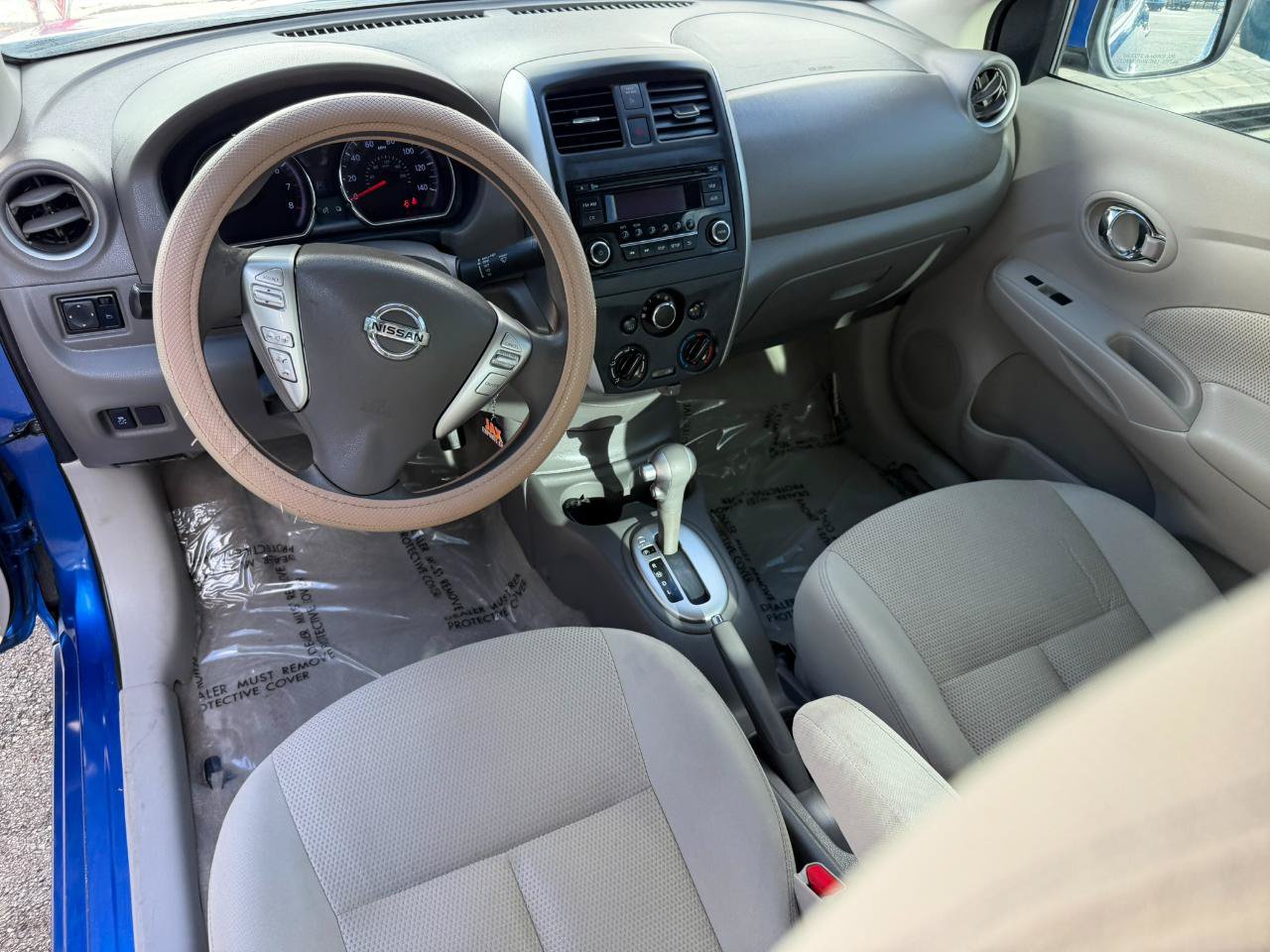 Used 2015 Nissan Versa SV FWD image 25