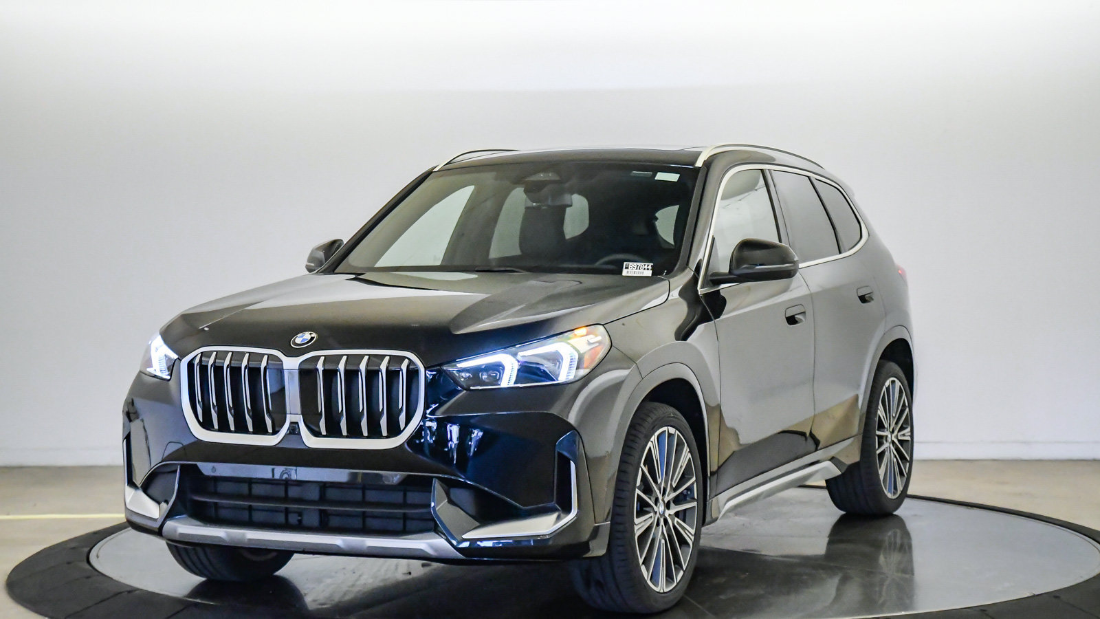 New 2026 BMW X1 xDrive28i w/ Technology Package