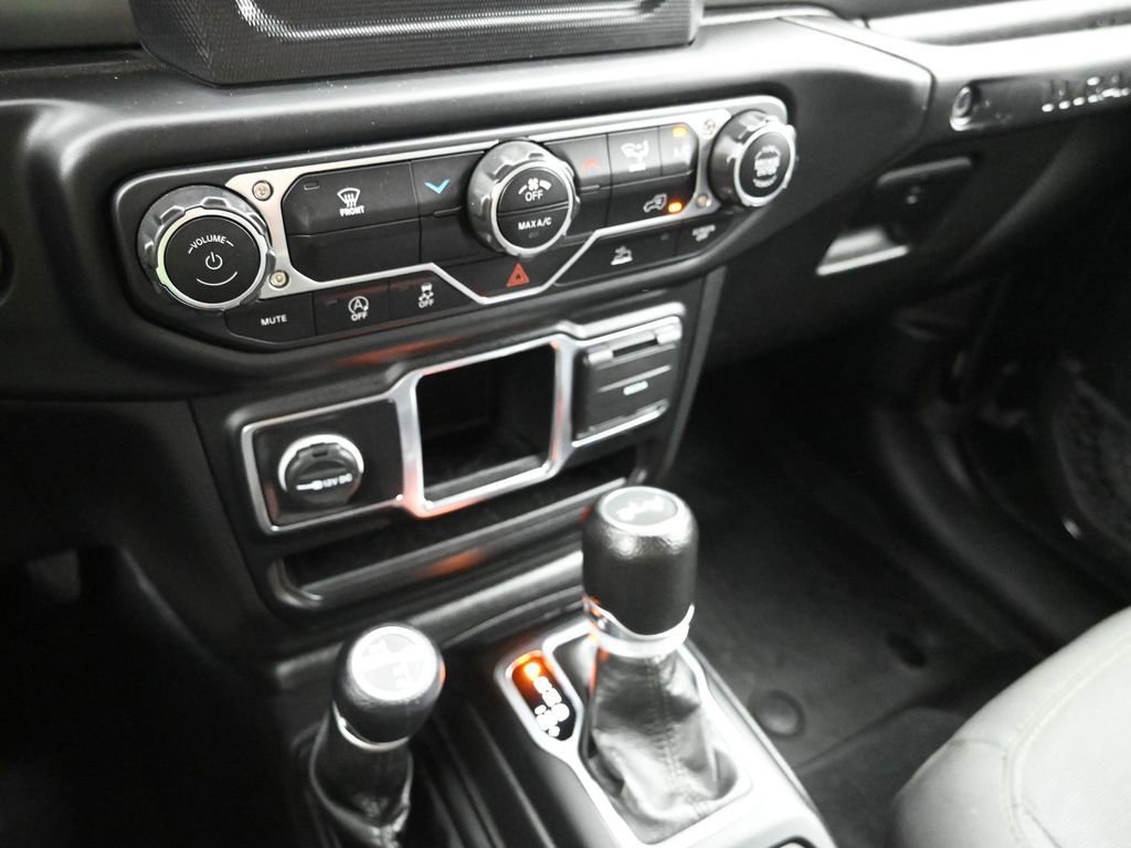 Used 2022 Jeep Wrangler Unlimited Sport AWD/4WD image 19